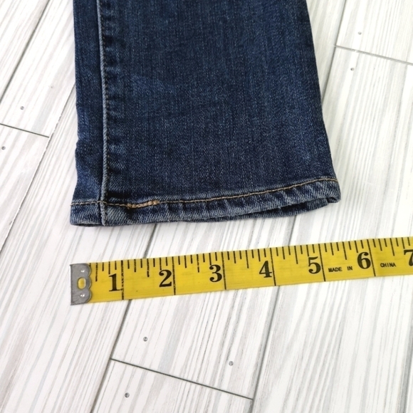 Levi's 311 Mid Rise Shaping Skinny Jean in Medium Wash Blue Size 27 NWT - Picture 7 of 12